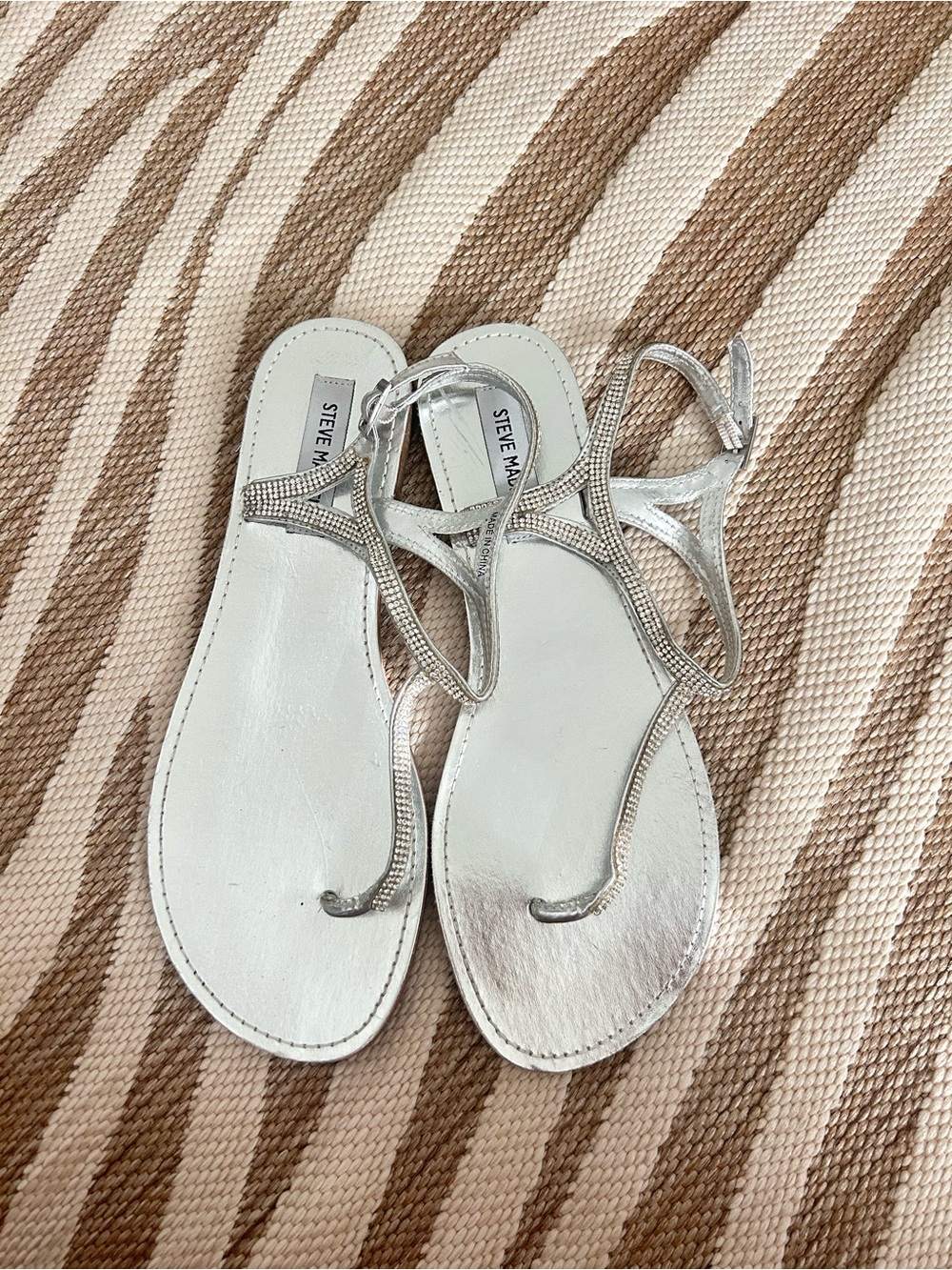 Steve Madden Saiige Silver T-Strap Rhinestone Sandals - Size 11